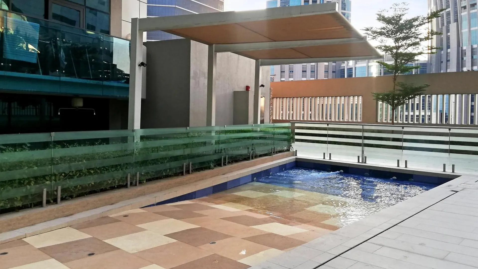 Bnbmehomes - Merano Tower Dubai 0*,
